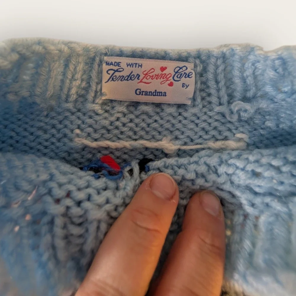 Vintage Hand Knit Kids Polar Bear Sledding Sweater Blue Popcorn Knit Snow 14.5L